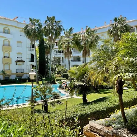 Apartment Milla De Oro W Pool & Garden By Homing